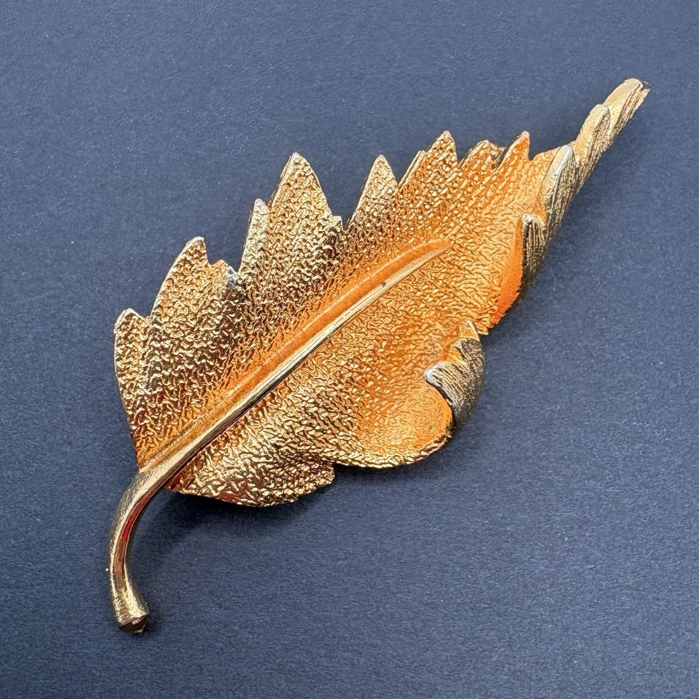 Vintage Coro Curled Leaf Brooch Textured Gold Tone 3"